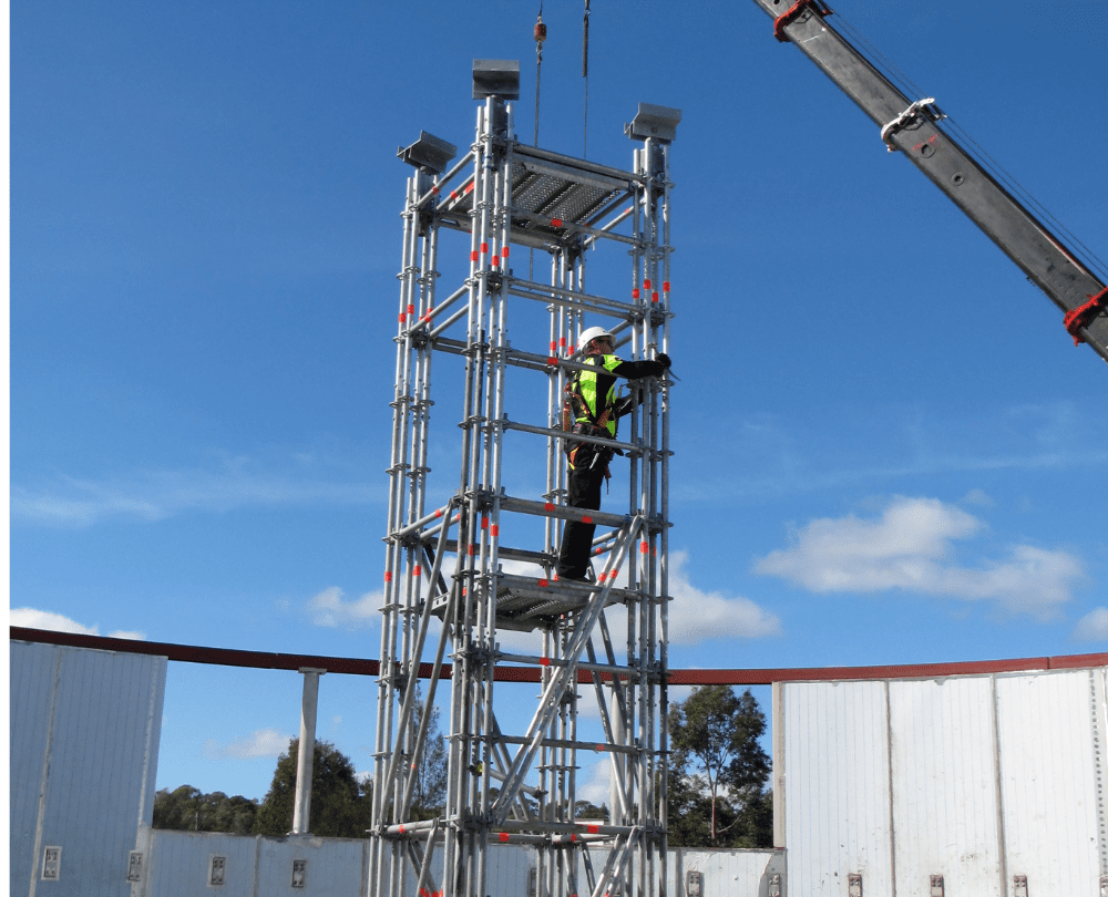 Craneable scaffold