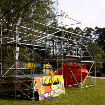 hire scaffold for Entertainment.